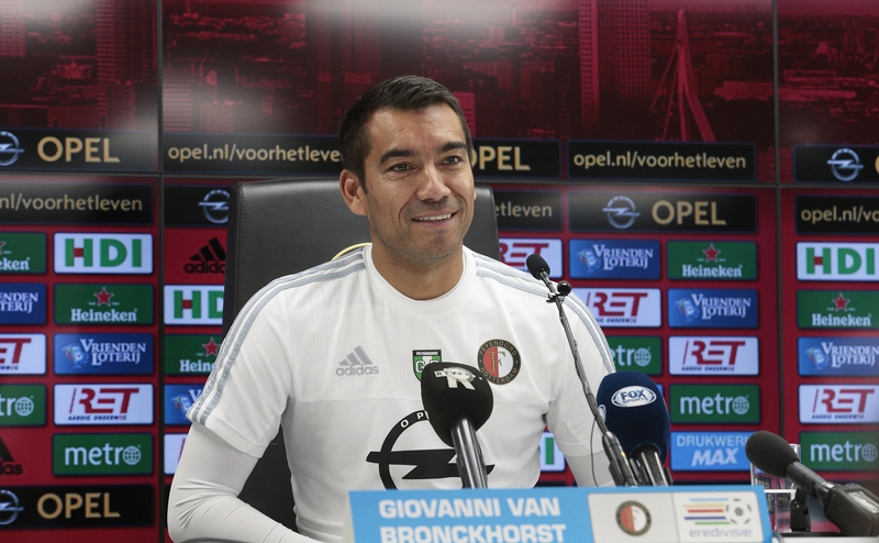 Van Bronckhorst: ‘Duel met Roda geeft vertrouwen voor Klassieker’